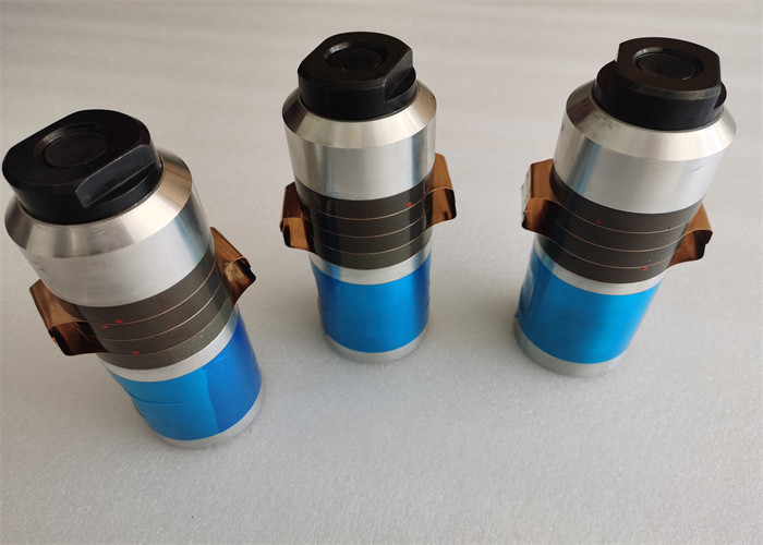 Ultrasonic Piezo Transducer With 15Khz Frequency Capacitor Range From 10nf To 11nf