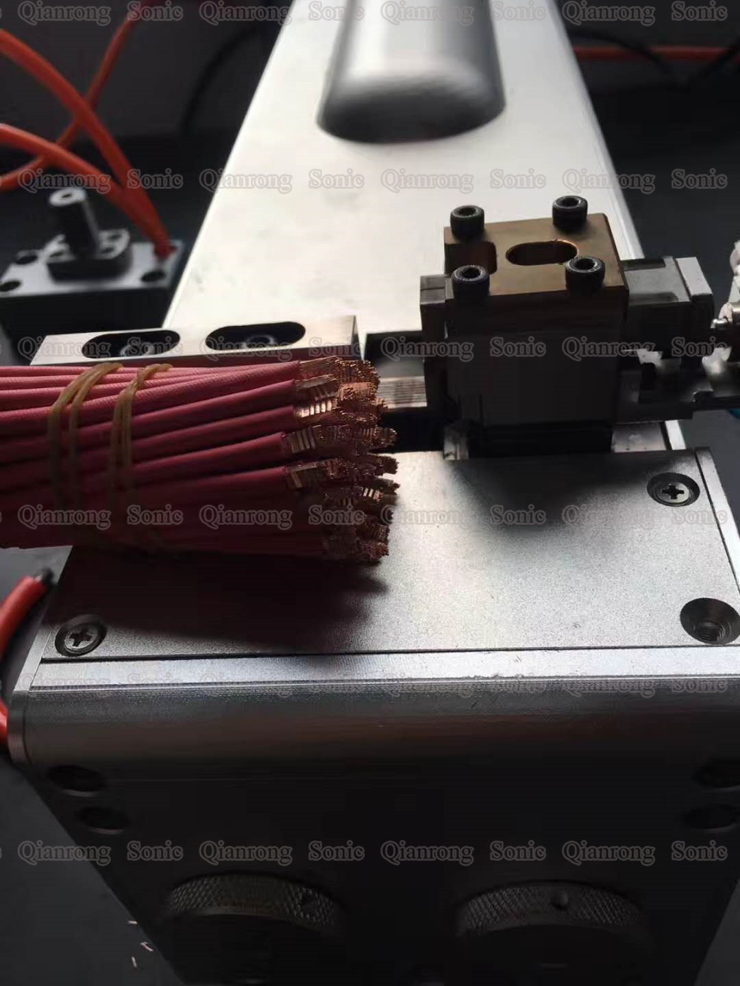 Connector Terminal Soldering Ultrasonic Wire Splicing Machine By 20Khz 4000w Newest Ultrasonic Technology