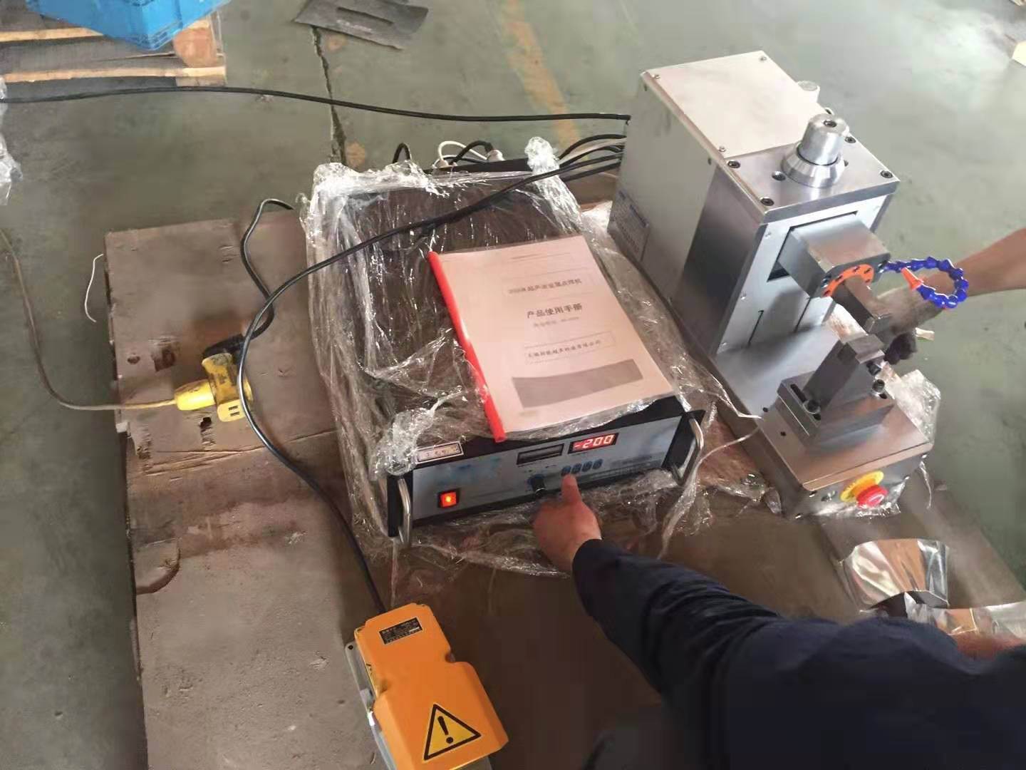 20 Khz Ultrasonic Metal Welding Machine For Braided Wire With Special Steel Welding Horn