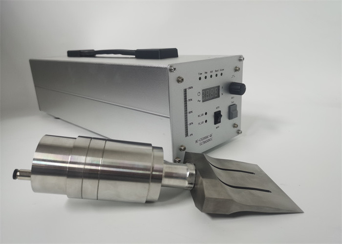 Rubber Ultrasonic Fabric Cutter 35Khz 82.5mm Customized Blade Width